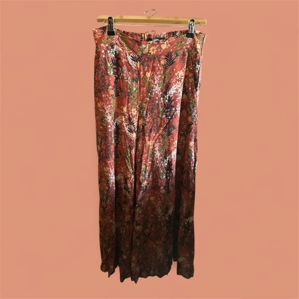 Rewash Women’s Size Large Multicolor Floral Wide Leg Casual and Comfy Pants Used